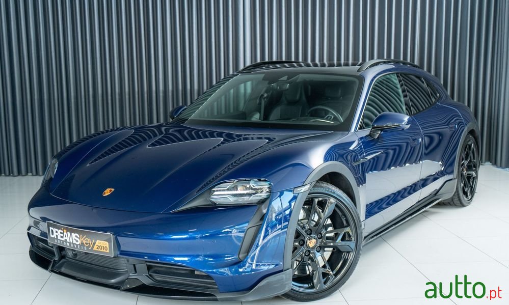 2022' Porsche Taycan Cross Turismo photo #1