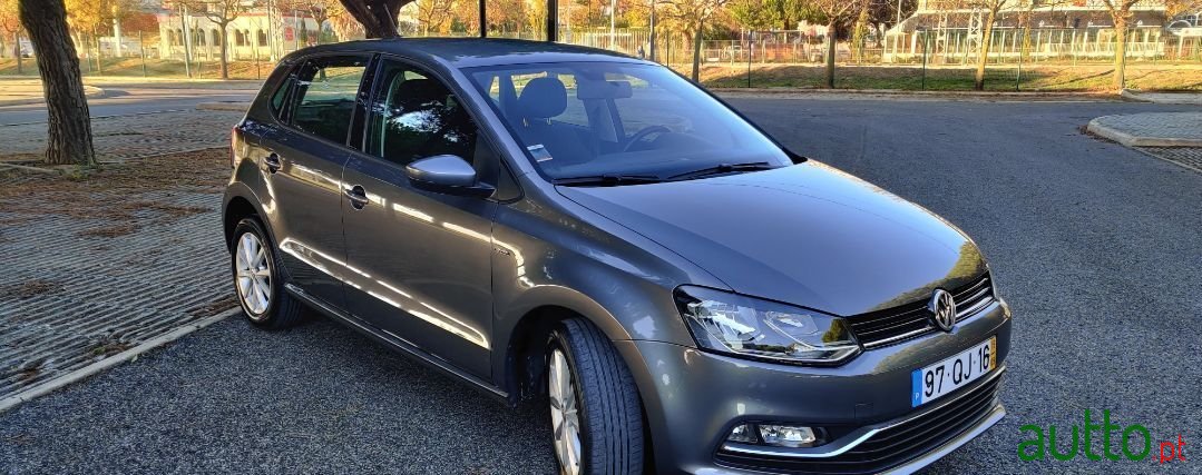 2015' Volkswagen Polo photo #3