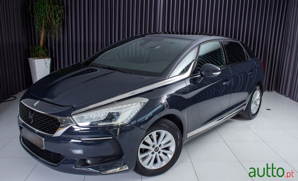 2015' DS Automobiles Ds5 photo #5