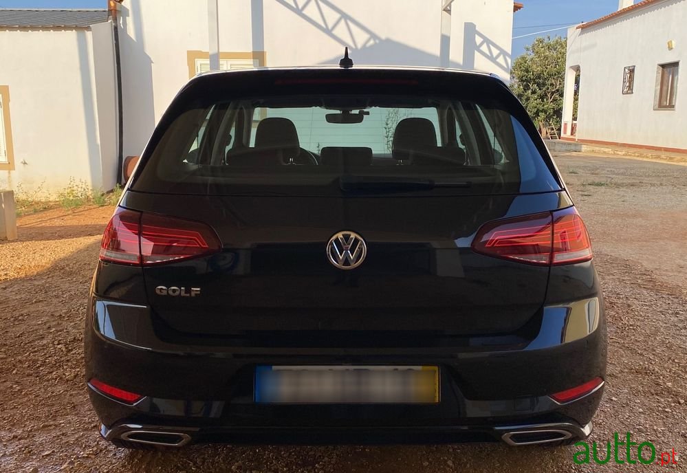 2017' Volkswagen Golf 1.6 Tdi R-Line photo #4