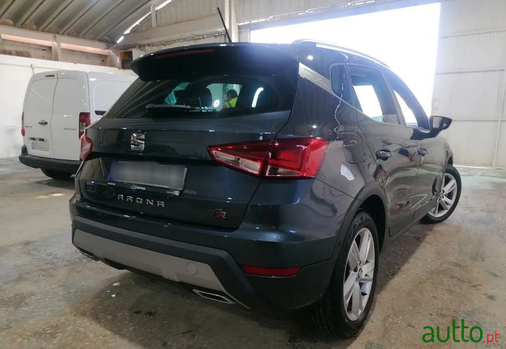 2021' SEAT Arona 1.0 Tsi Fr photo #2