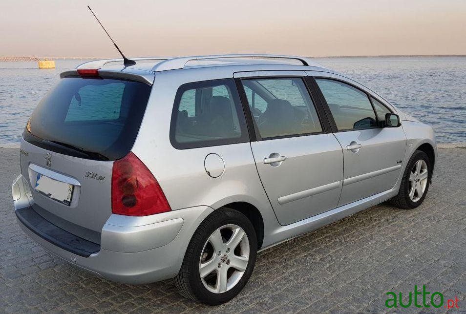 2004' Peugeot 307-Sw photo #2