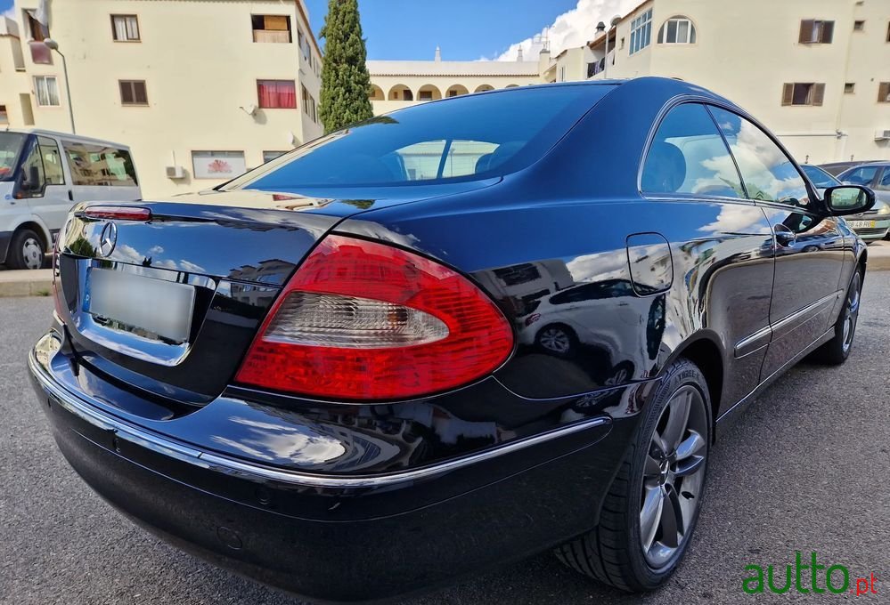2005' Mercedes-Benz CLK 220 photo #3