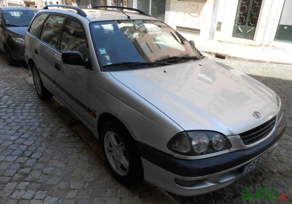 1998' Toyota Avensis Sw 2.0 Td Sol photo #2