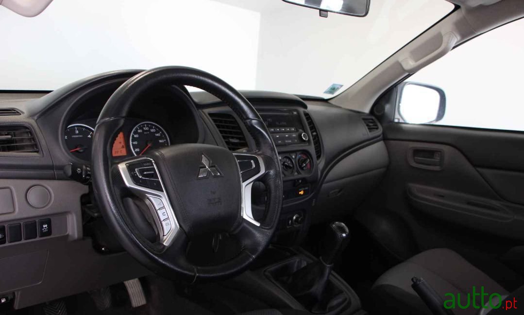 2019' Mitsubishi L200 photo #2