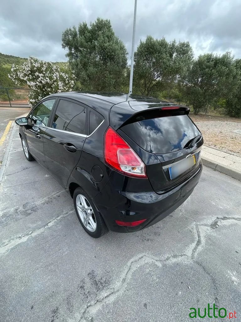 2014' Ford Fiesta photo #5