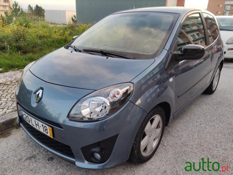 2011' Renault Twingo photo #2