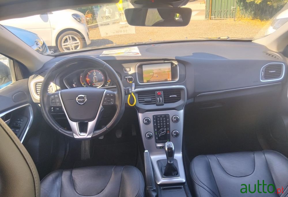2017' Volvo V40 D2 Inscription photo #6