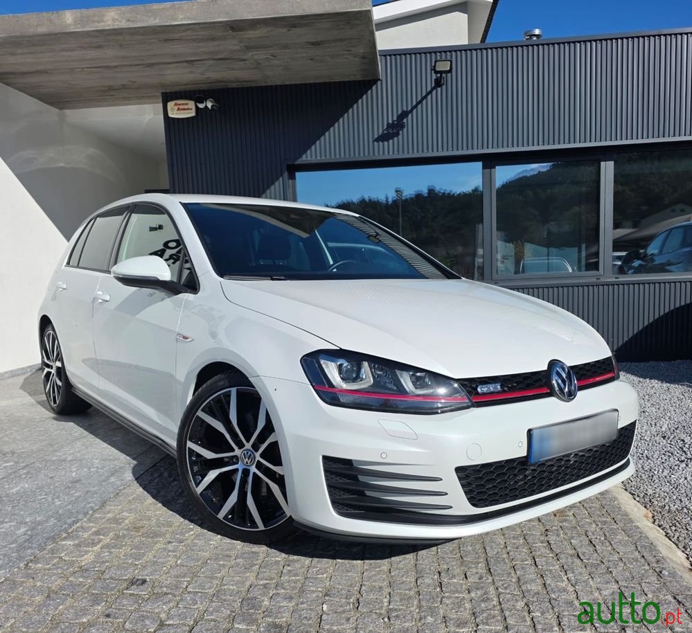 2013' Volkswagen Golf photo #4