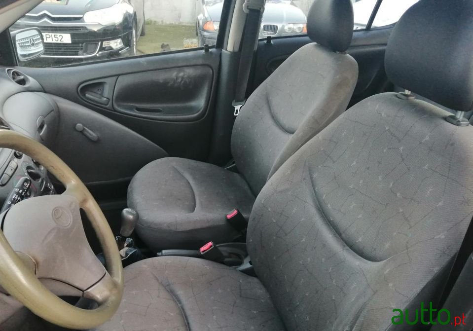 1999' Toyota Yaris photo #4