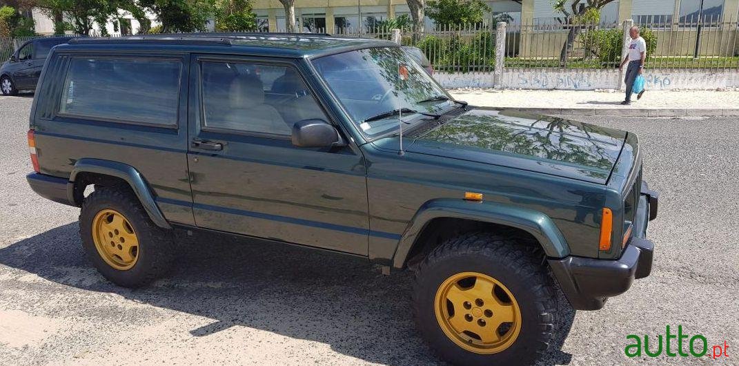 2000' Jeep Cherokee 2.5 photo #1