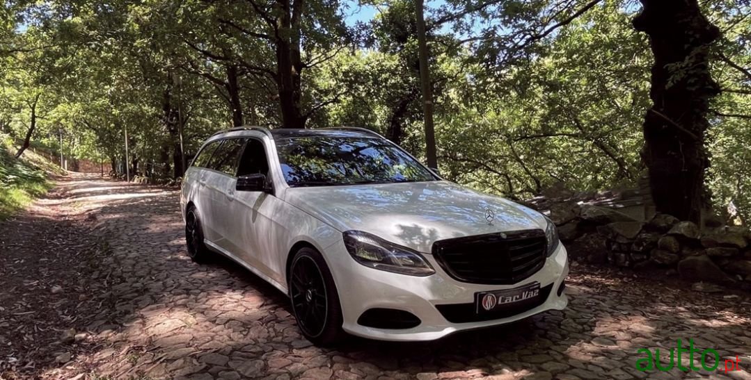 2013' Mercedes-Benz E-200 photo #2