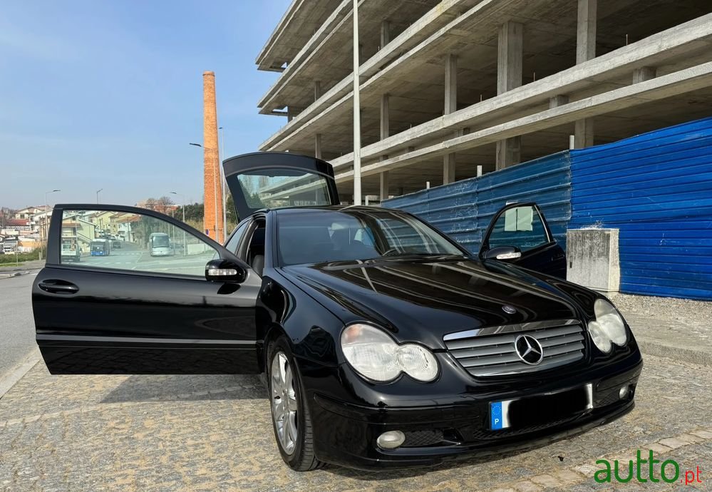 2002' Mercedes-Benz Classe C photo #6