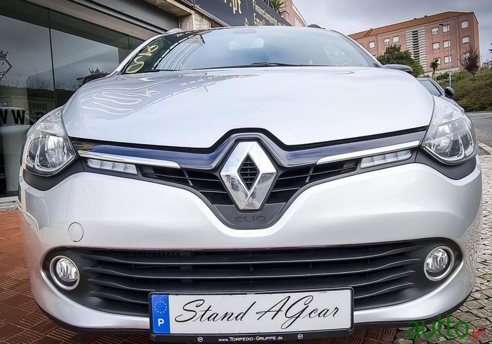 2016' Renault Clio Sport Tourer photo #2