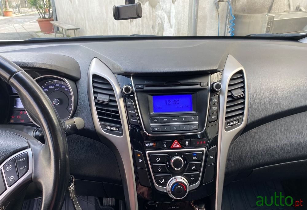 2017' Hyundai i30 Cw photo #4