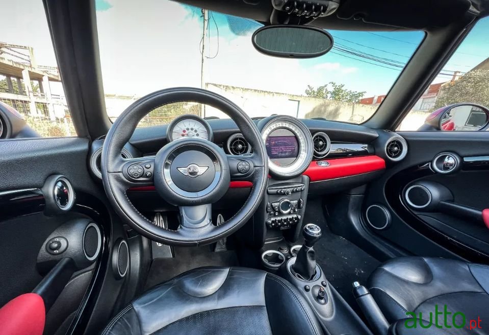 2011' MINI Cooper photo #6