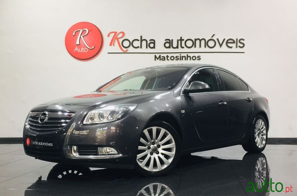 2011' Opel Insignia photo #1