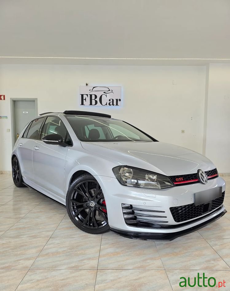 2014' Volkswagen Golf 1.6 Bluetdi Cup photo #3