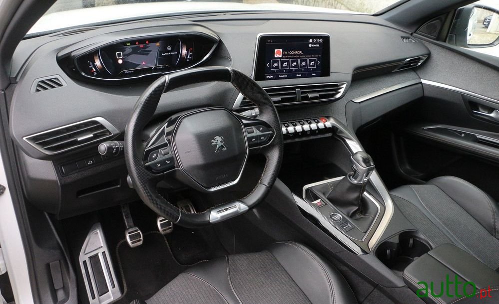 2019' Peugeot 3008 photo #2