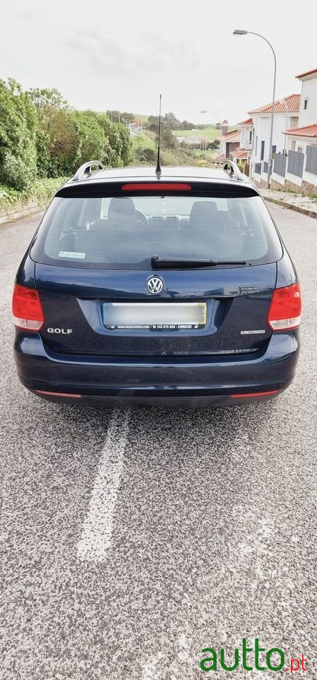 2009' Volkswagen Golf photo #4