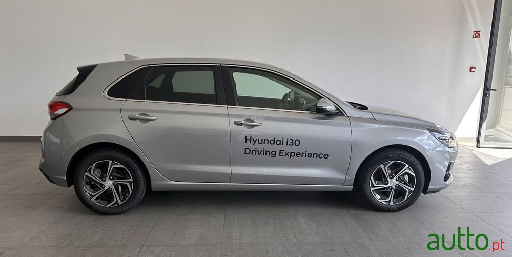 2024' Hyundai i30 1.0 T-Gdi Style Plus photo #3