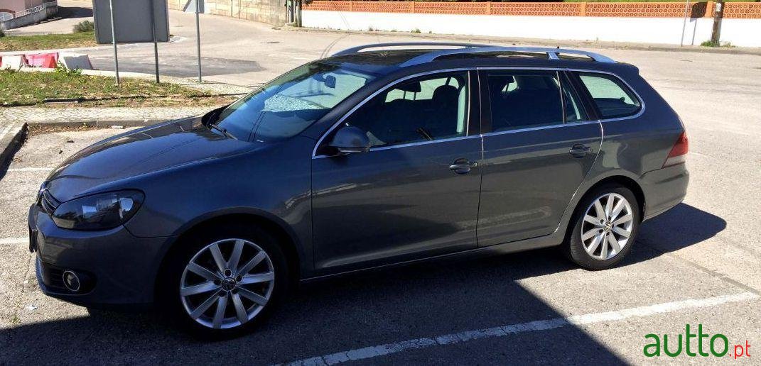 2010' Volkswagen Golf Variant photo #1