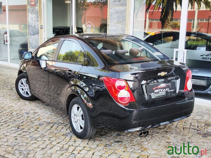 2011' Chevrolet Aveo photo #2