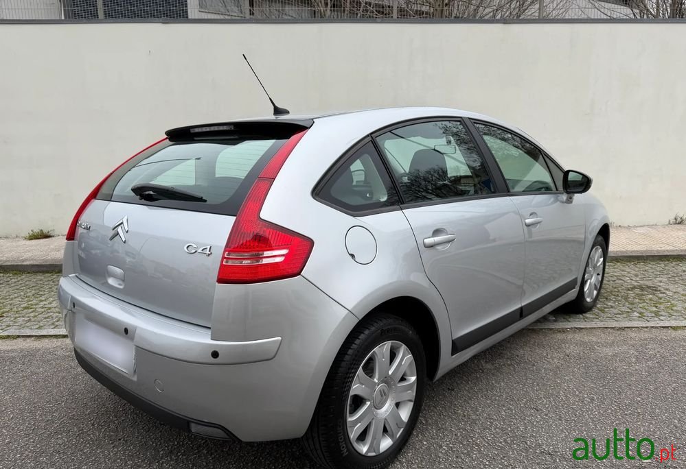2009' Citroen C4 1.6 Hdi 110 Sx photo #6
