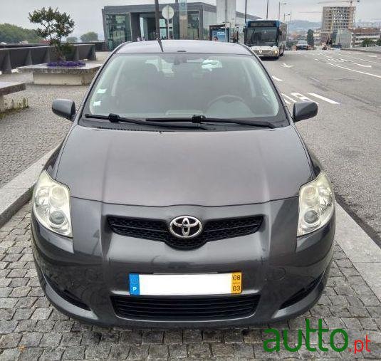 2008' Toyota Auris photo #3