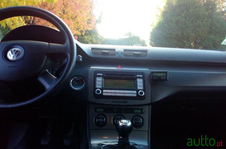 2008' Volkswagen Golf Variant photo #3