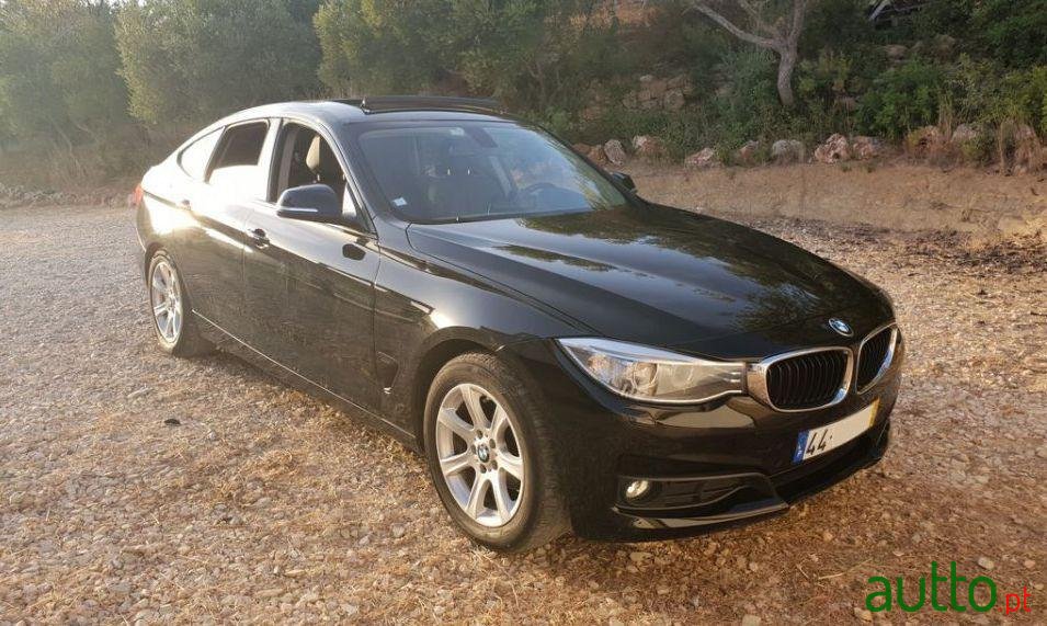 2015' BMW 318 Gran Turismo photo #3