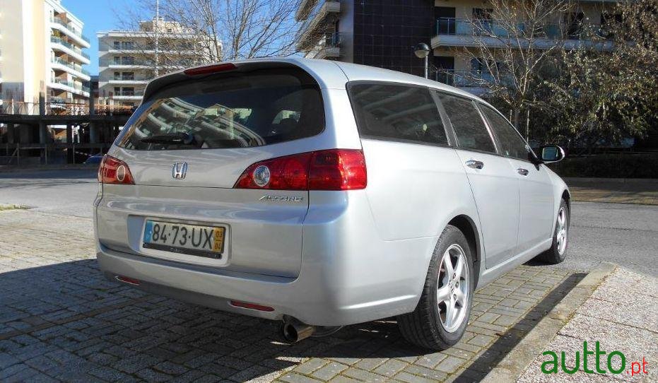 2003' Honda Accord Tourer photo #3