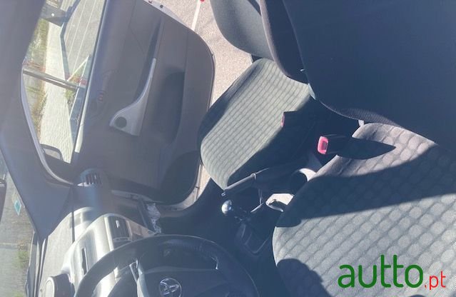 2009' Toyota iQ photo #2