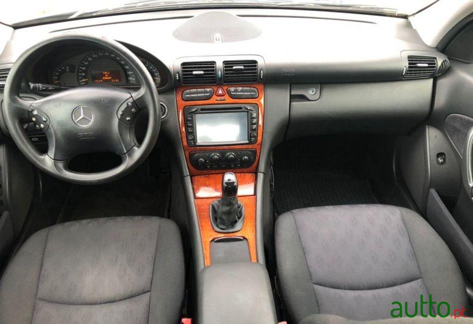 2000' Mercedes-Benz C-220 photo #1