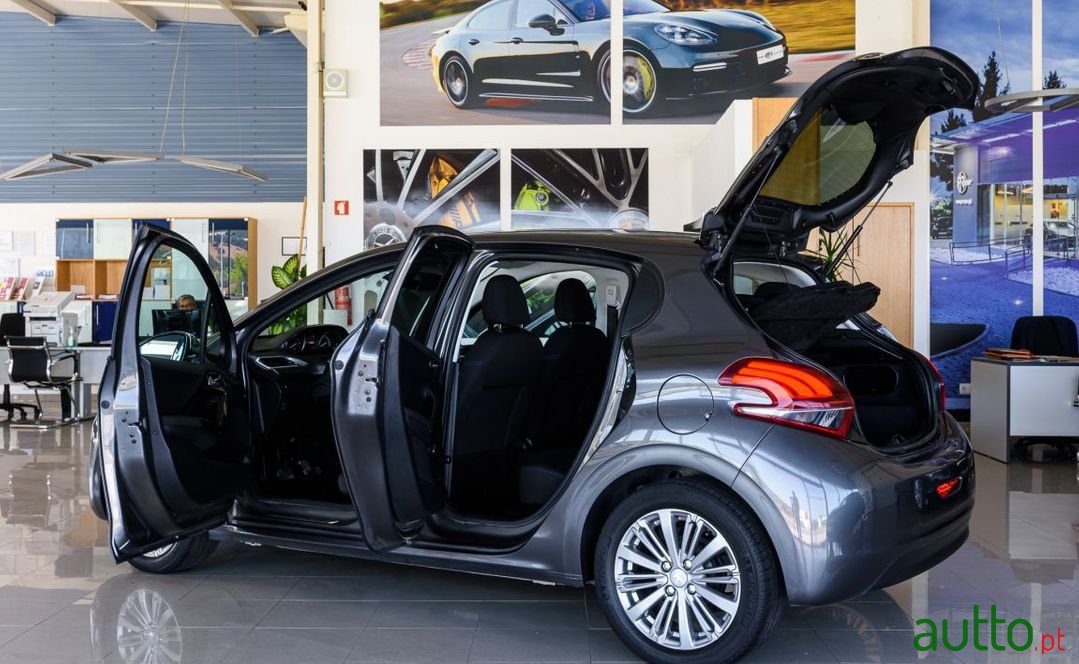 2018' Peugeot 208 photo #4