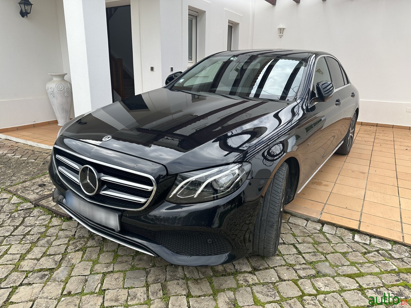 2019' Mercedes-Benz E 300 E photo #1