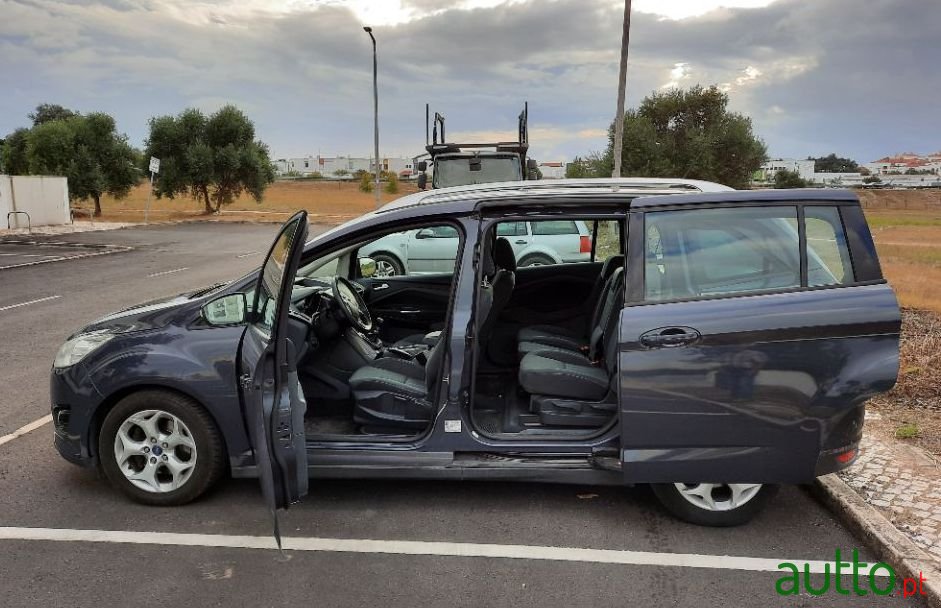 2012' Ford Grand-C-Max photo #4