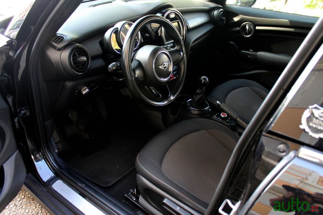 2017' MINI One photo #4