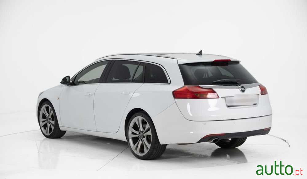 2010' Opel Insignia Sports Tourer photo #4