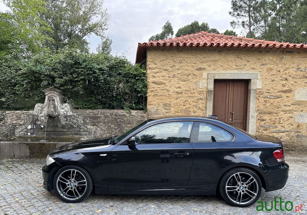 2011' BMW 120 photo #3