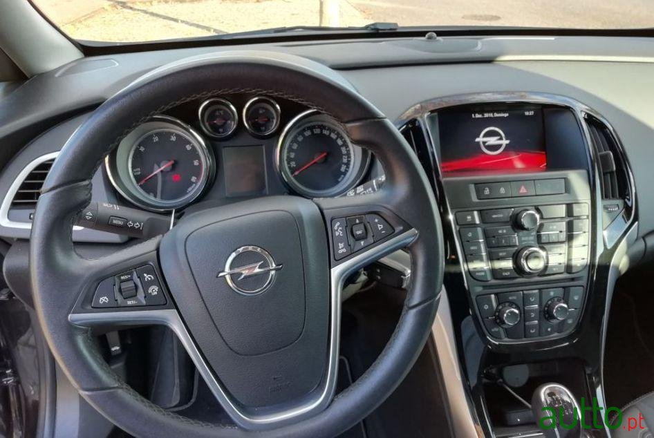 2015' Opel Astra photo #1