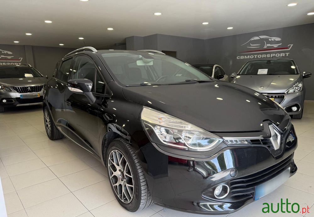 2016' Renault Clio Sport Tourer photo #2