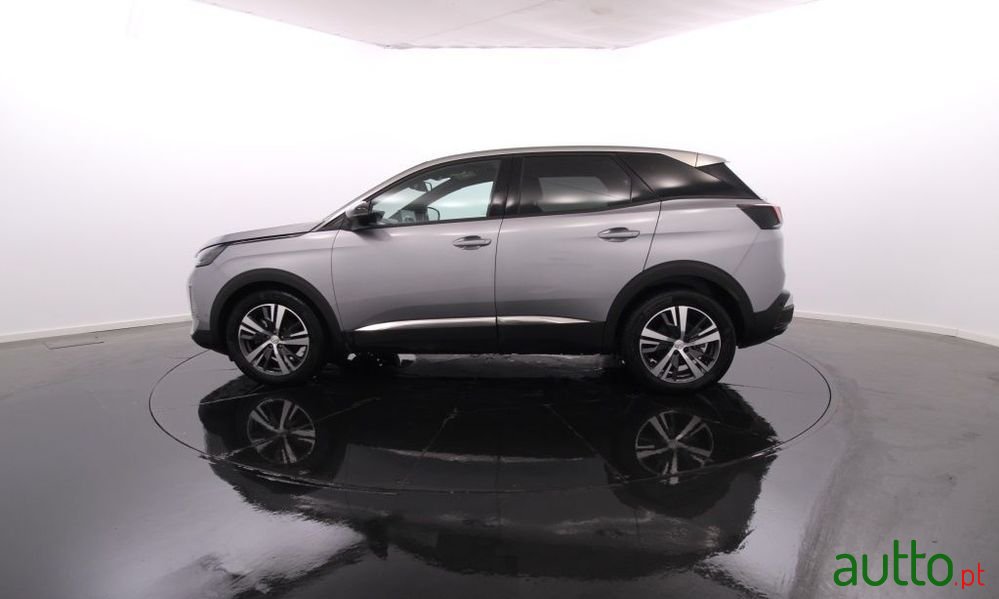 2023' Peugeot 3008 photo #3