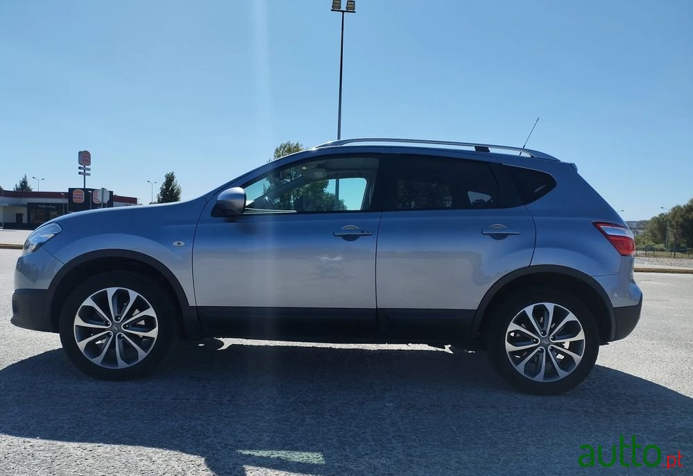 2011' Nissan Qashqai photo #1