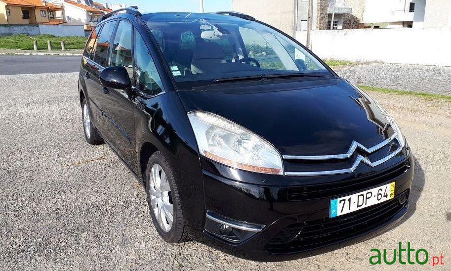 2007' Citroen C4 Grand Picasso photo #2