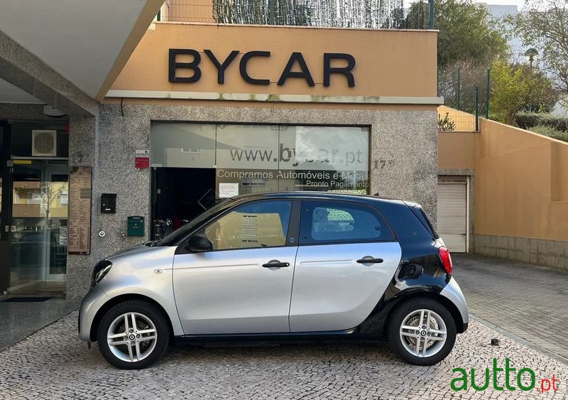 2021' Smart Forfour Electric Drive Passion photo #2