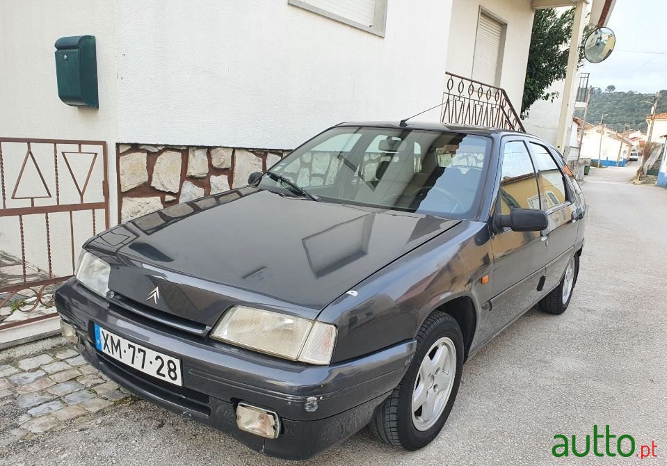 1991' Citroen ZX Avantage photo #1