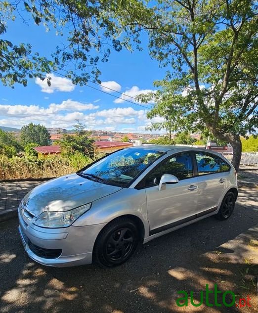 2005' Citroen C4 1.4 16V Sx photo #1