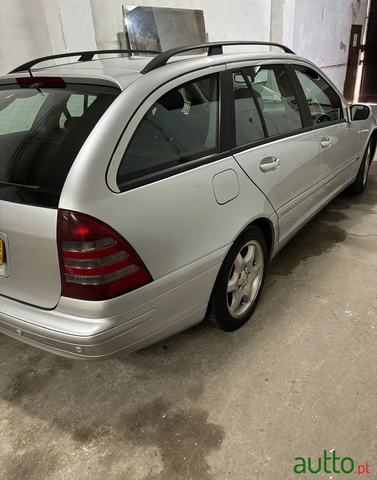 2002' Mercedes-Benz C 220 photo #4