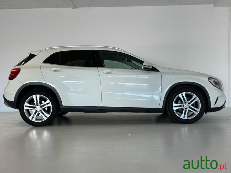 2015' Mercedes-Benz Classe Gla photo #2